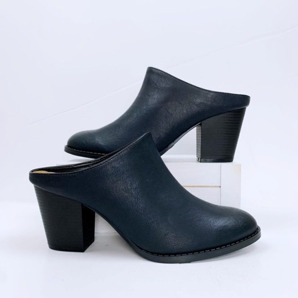 New Qupid Tyson Black Mules Clogs 6